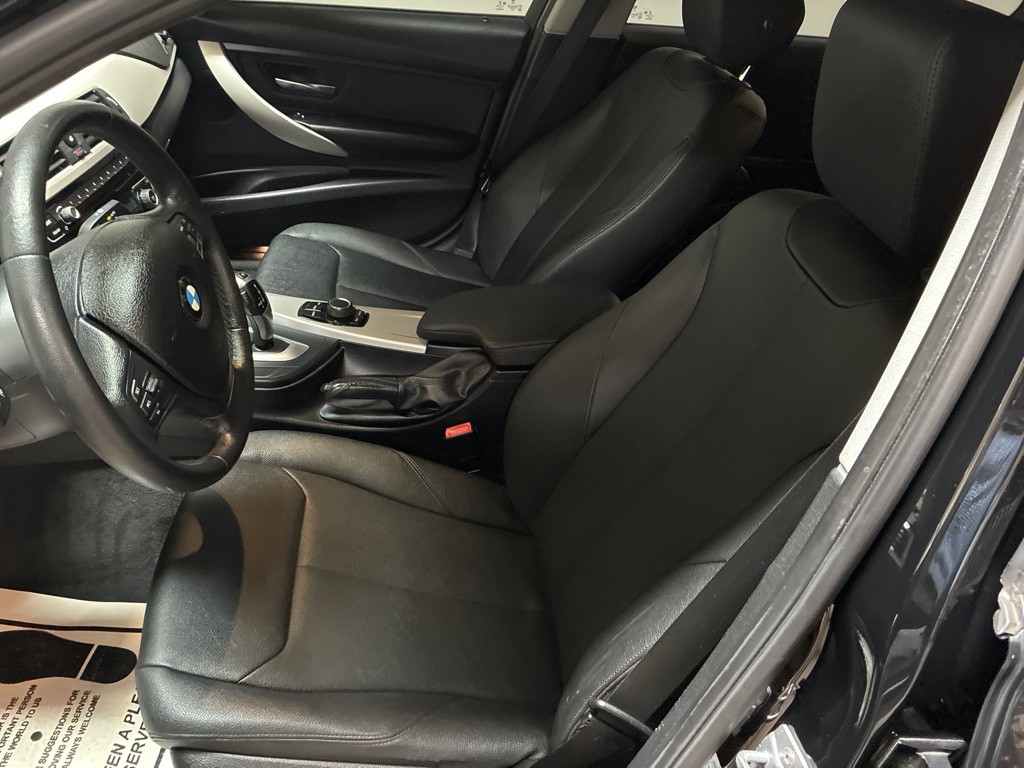 2018 BMW 3 Series Image 15