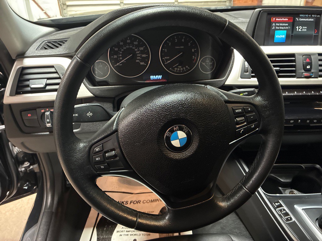 2018 BMW 3 Series Image 17