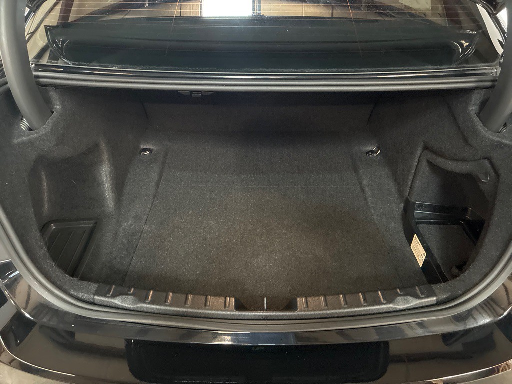 2018 BMW 3 Series Image 23