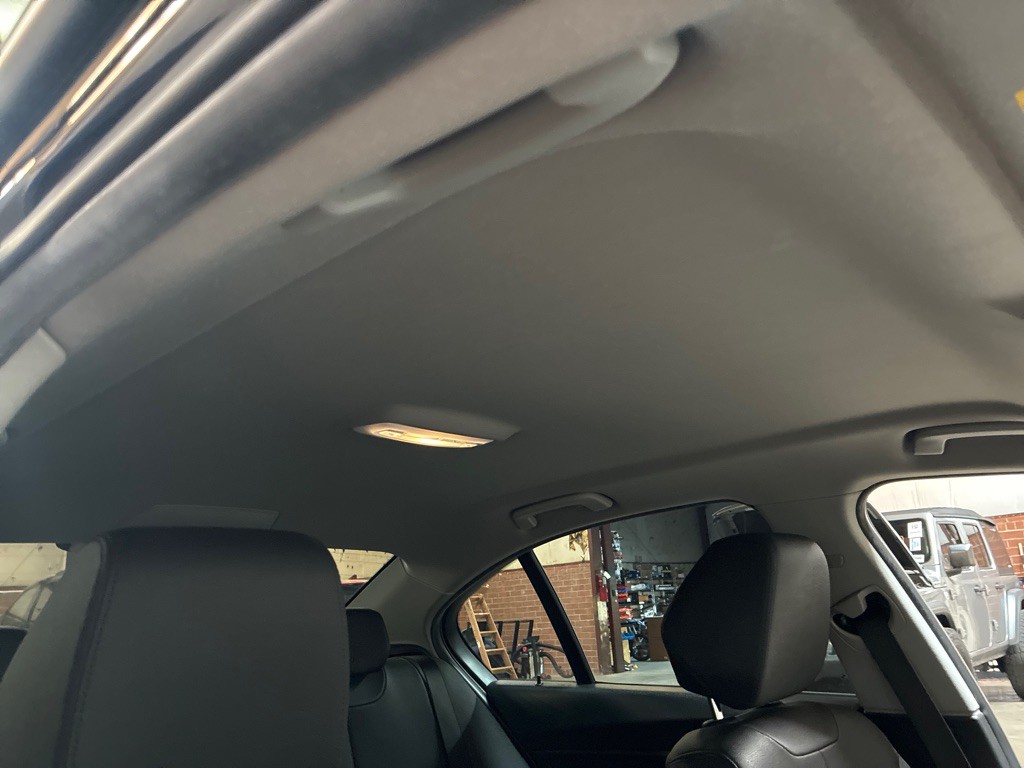 2018 BMW 3 Series Image 30