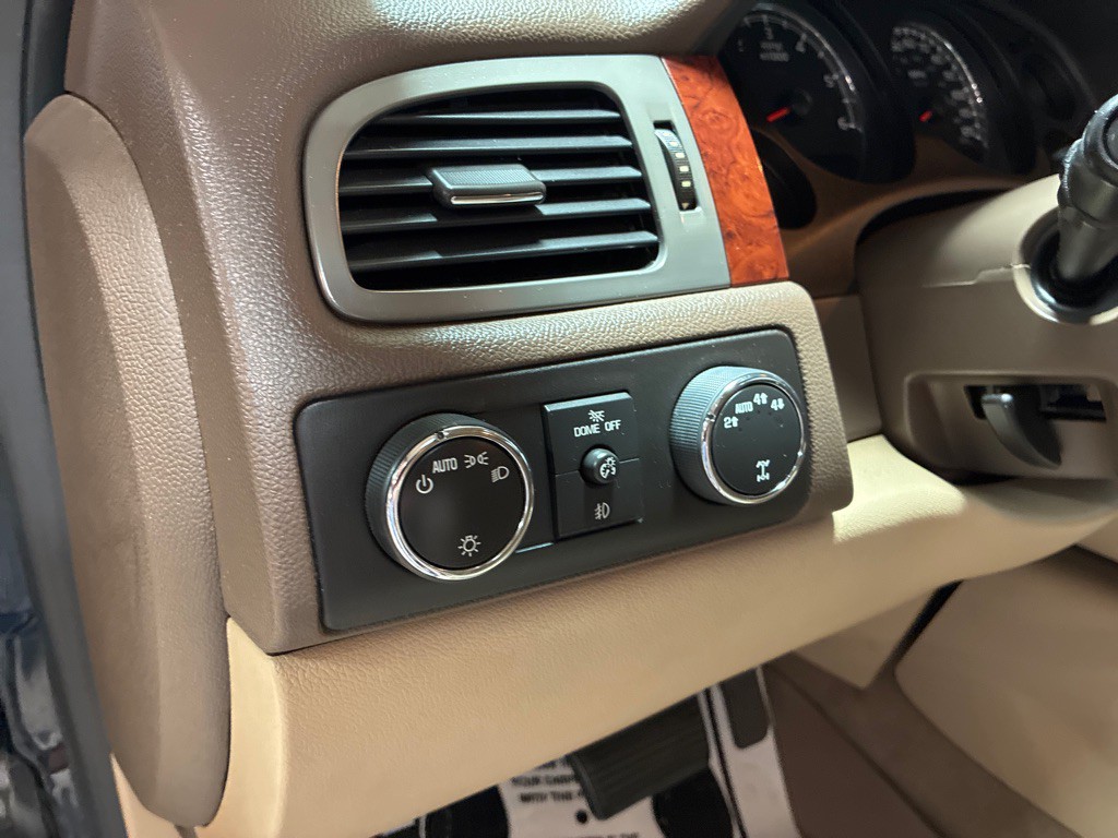 2012 Chevrolet Tahoe Image 16