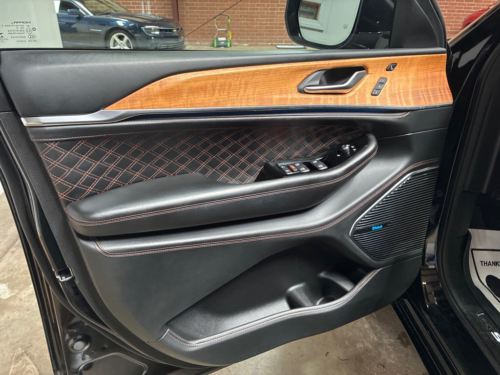 2023 Jeep Grand Cherokee Image 15
