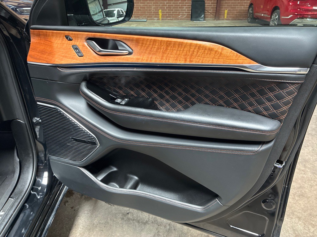 2023 Jeep Grand Cherokee Image 34