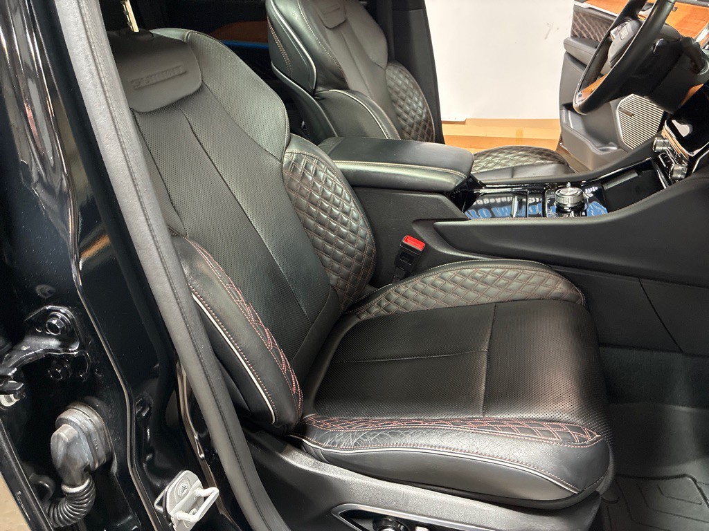 2023 Jeep Grand Cherokee Image 35