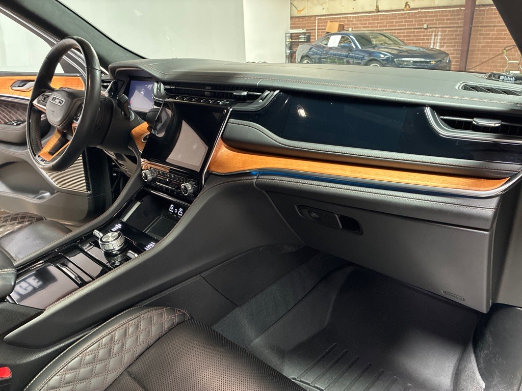 2023 Jeep Grand Cherokee Image 28