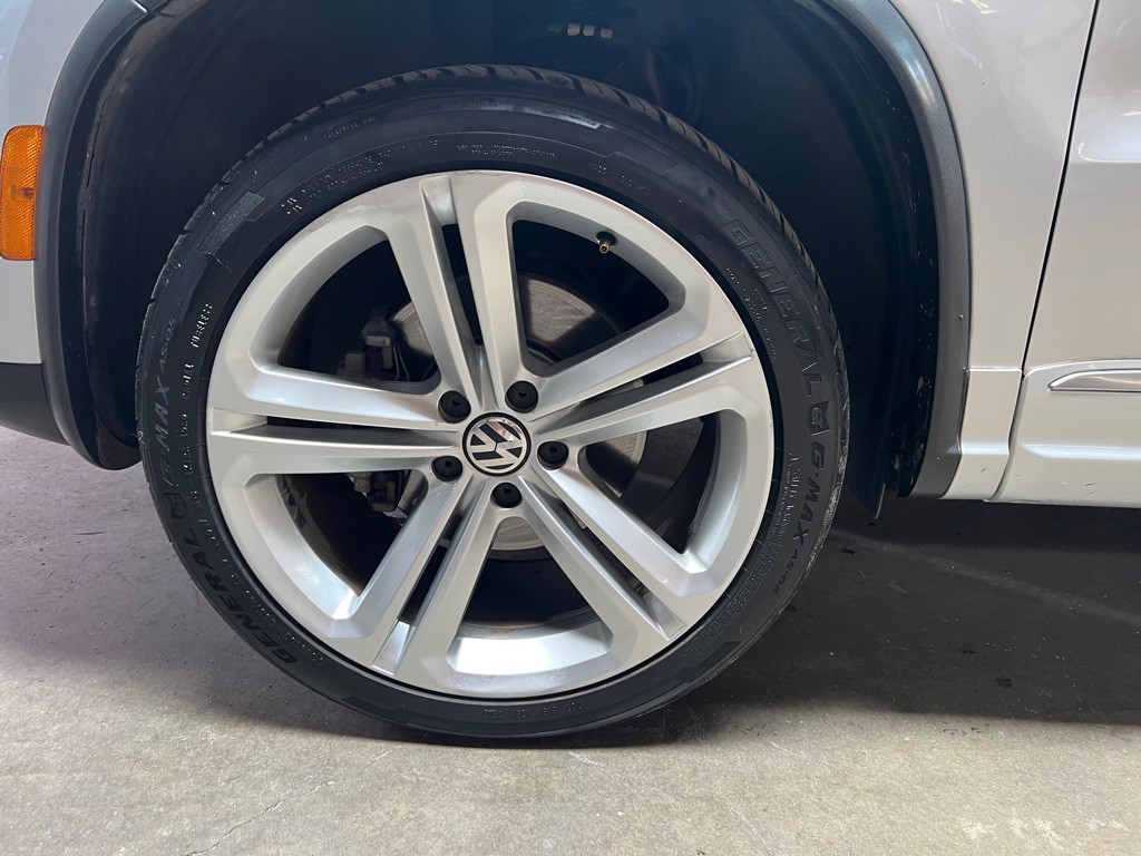 2016 Volkswagen Tiguan Image 12