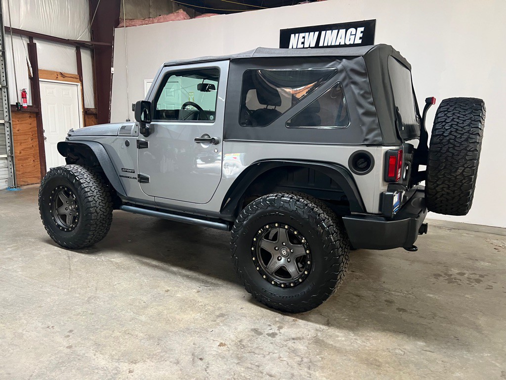 2014 Jeep Wrangler Image 8