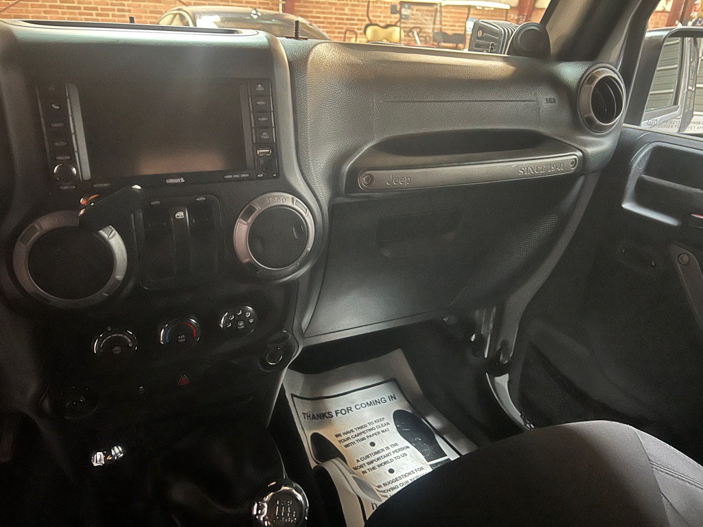 2014 Jeep Wrangler Image 27