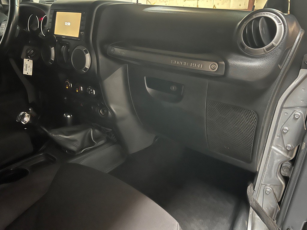 2014 Jeep Wrangler Image 28