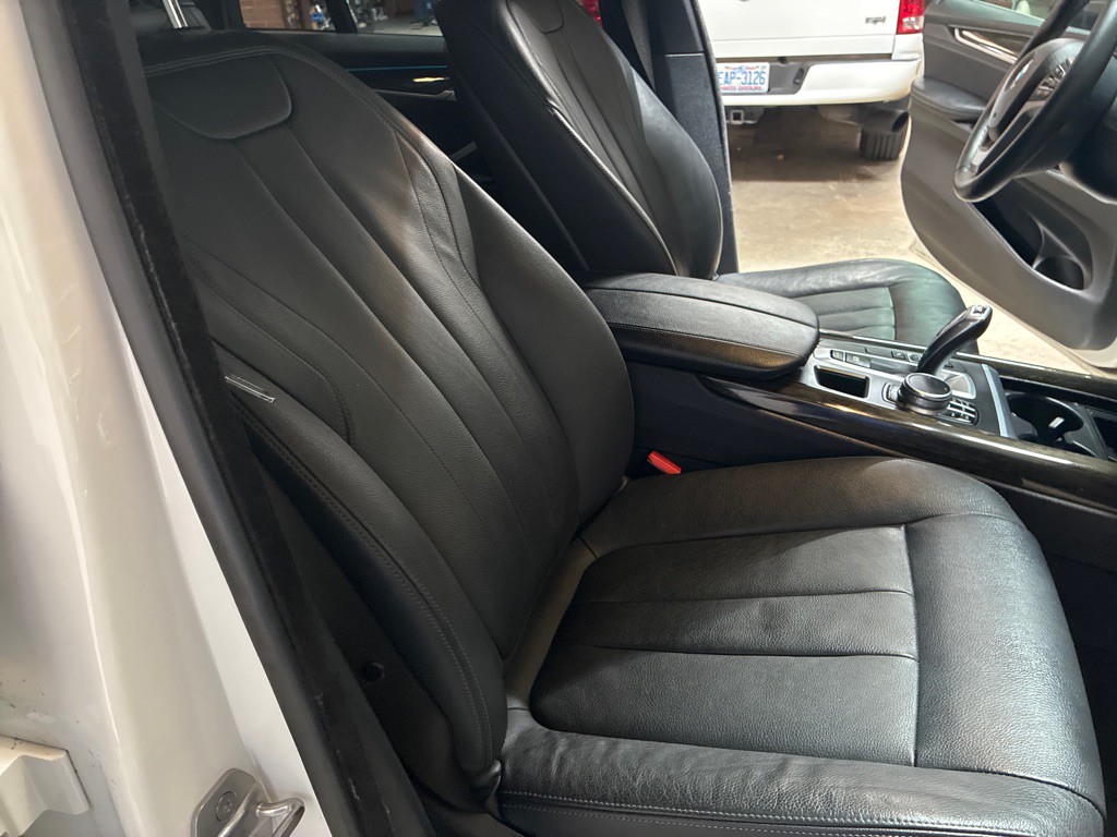 2017 BMW X5 Image 24