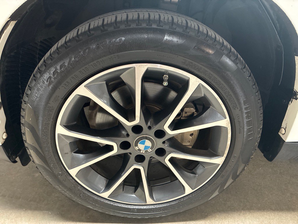 2017 BMW X5 Image 27