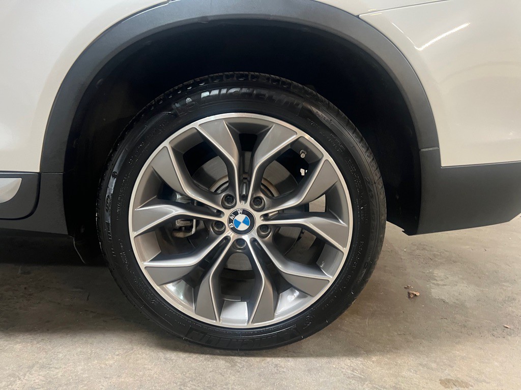 2017 BMW X3 Image 16