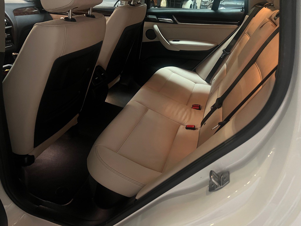 2017 BMW X3 Image 19