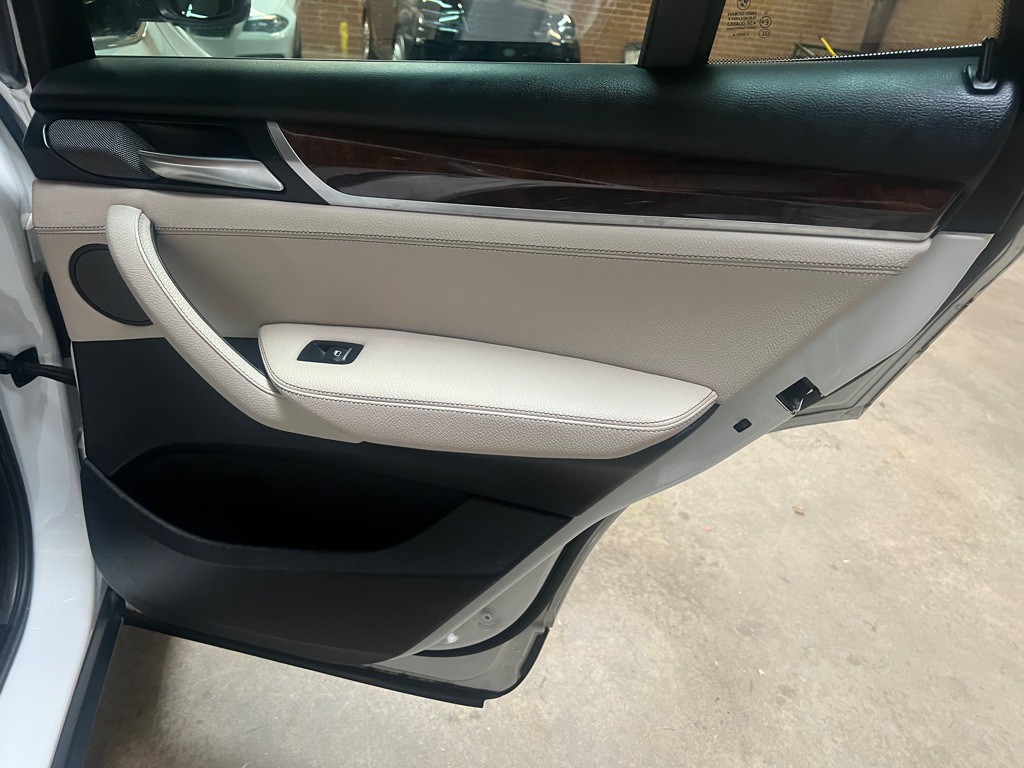 2017 BMW X3 Image 25