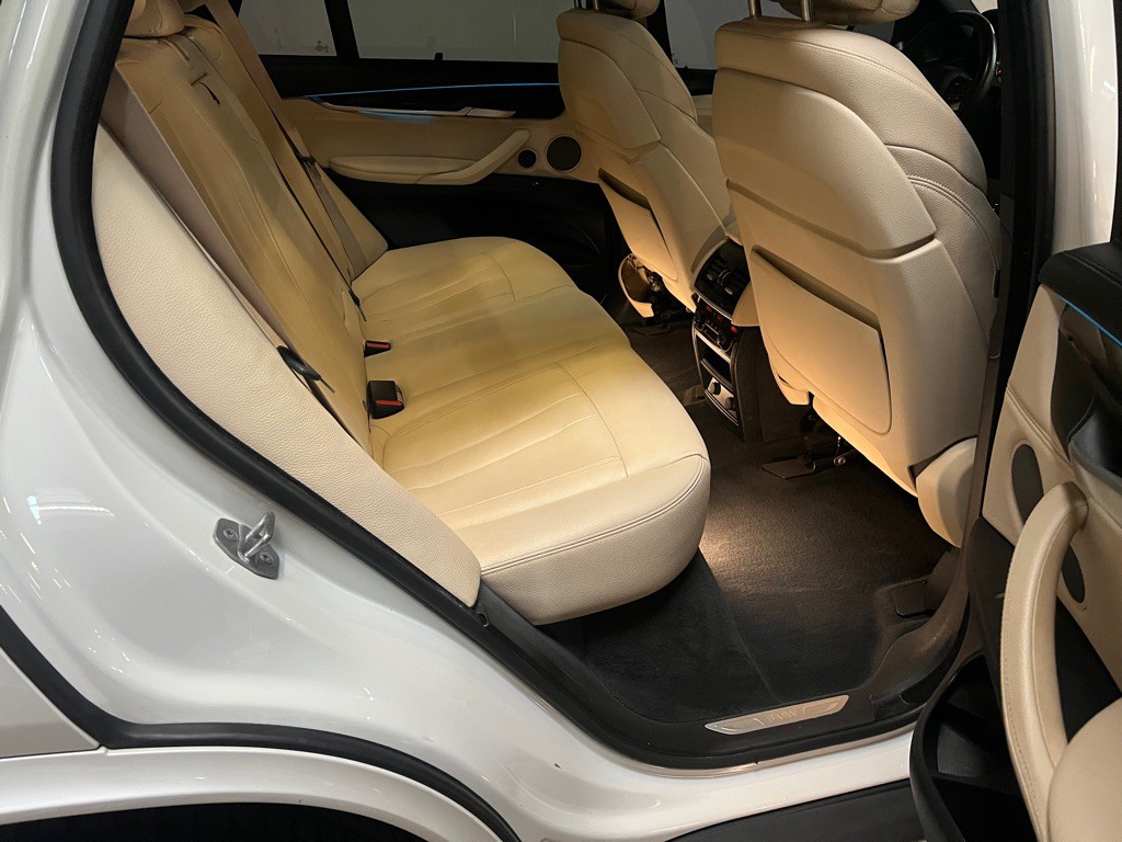 2017 BMW X5 Image 18