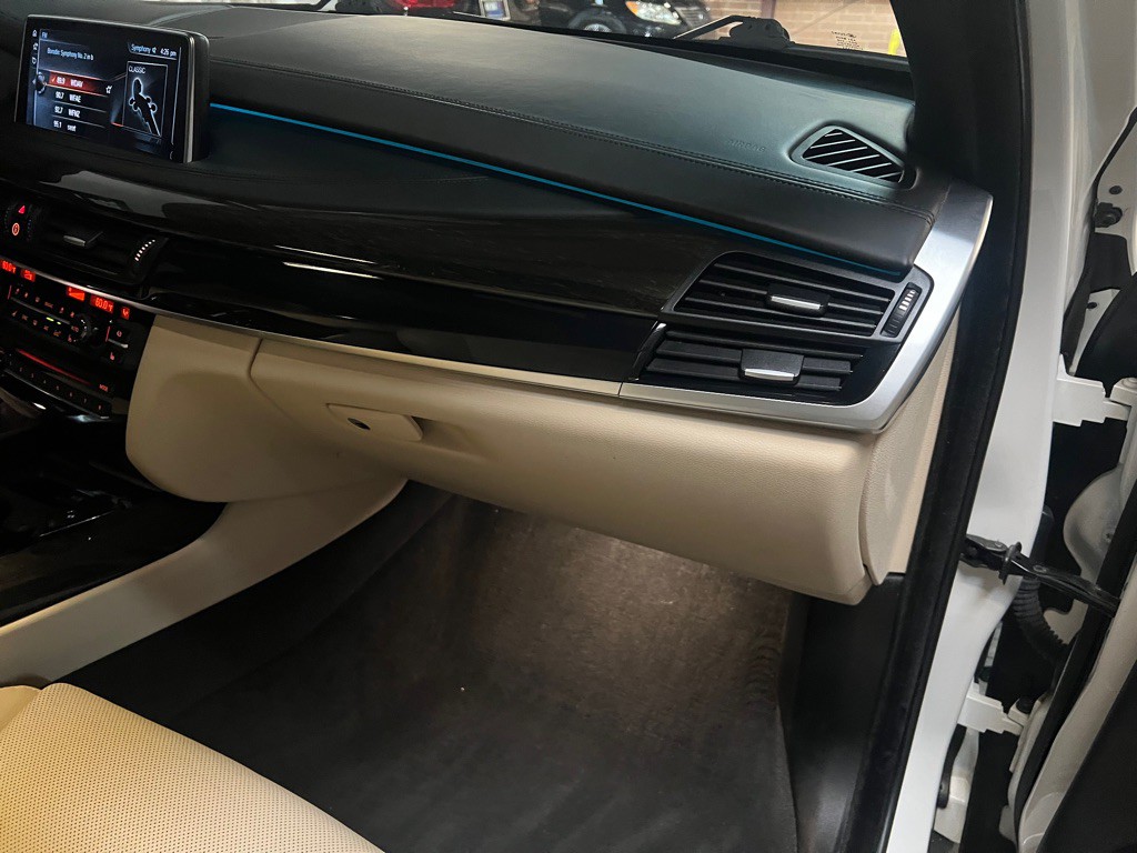 2017 BMW X5 Image 21