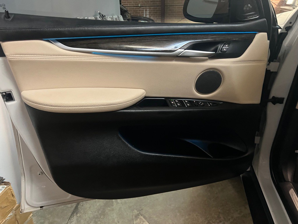 2017 BMW X5 Image 24