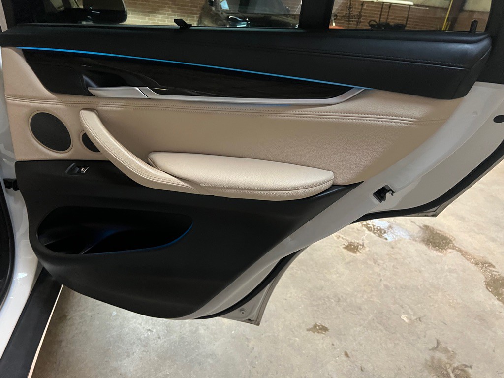 2017 BMW X5 Image 25