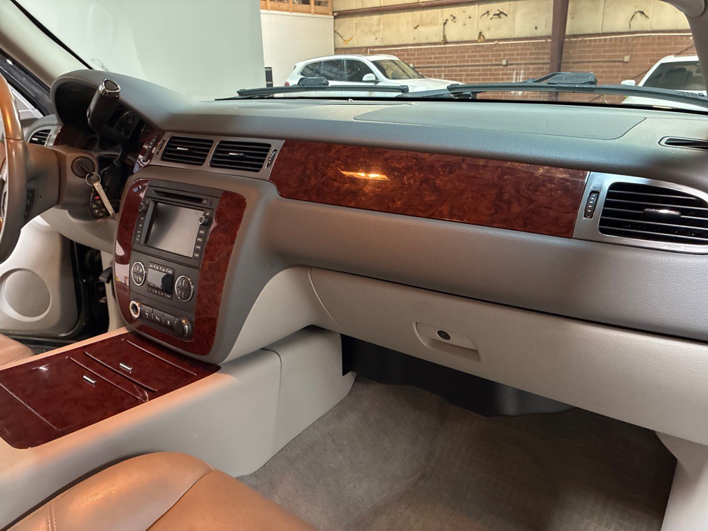 2010 Chevrolet Tahoe Image 21