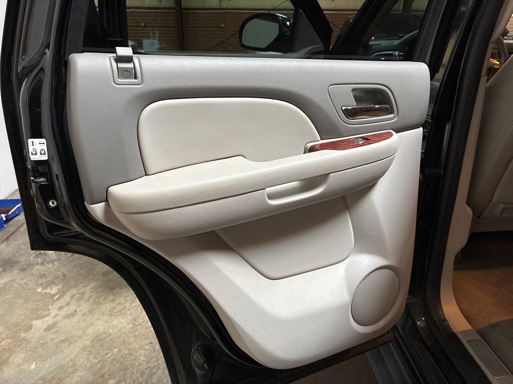 2010 Chevrolet Tahoe Image 28