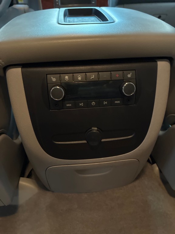 2010 Chevrolet Tahoe Image 31