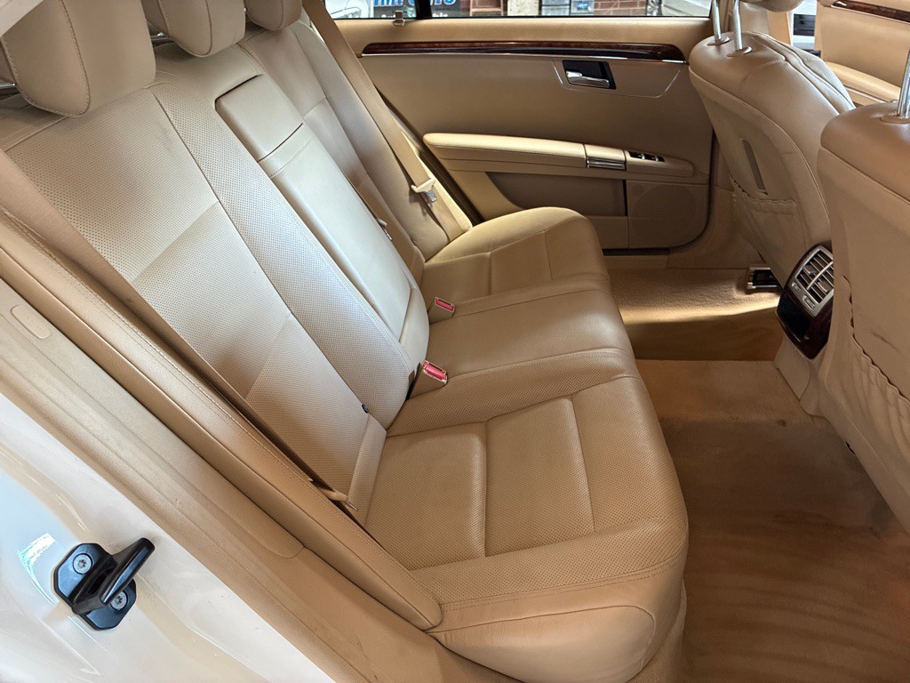 2011 Mercedes-Benz S-Class Image 24