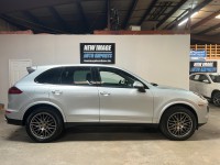 Image for 2017 Porsche Cayenne BASE ID: 7651065