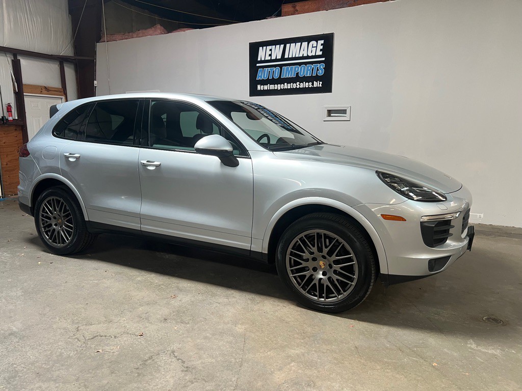 2017 Porsche Cayenne Image 3