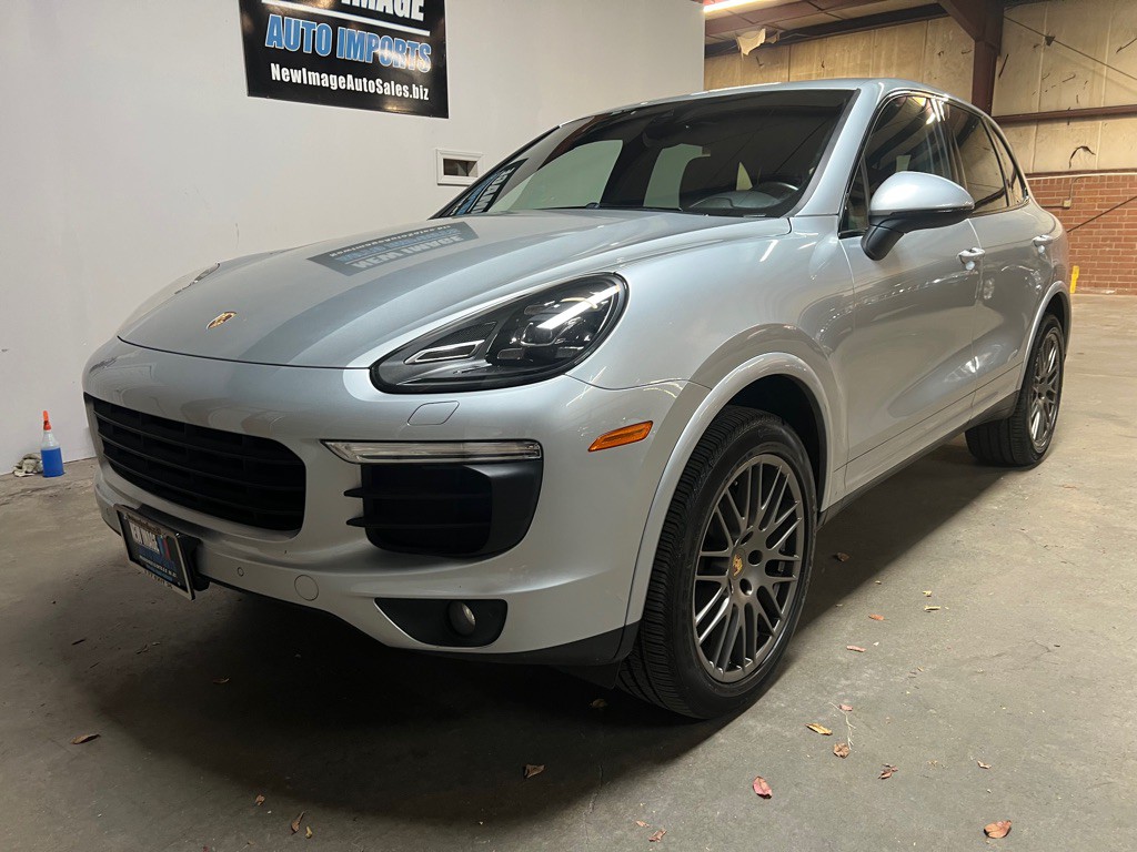 2017 Porsche Cayenne Image 8