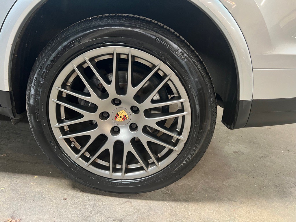 2017 Porsche Cayenne Image 18