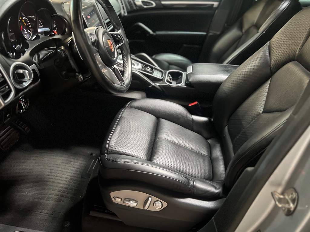 2017 Porsche Cayenne Image 20
