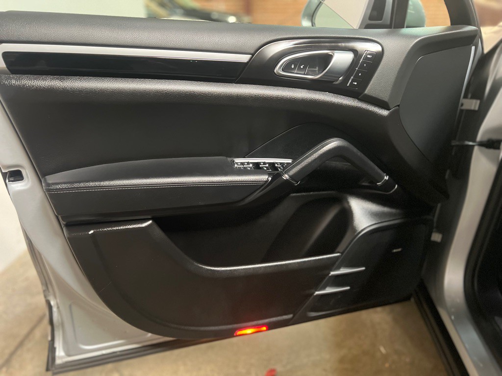 2017 Porsche Cayenne Image 33