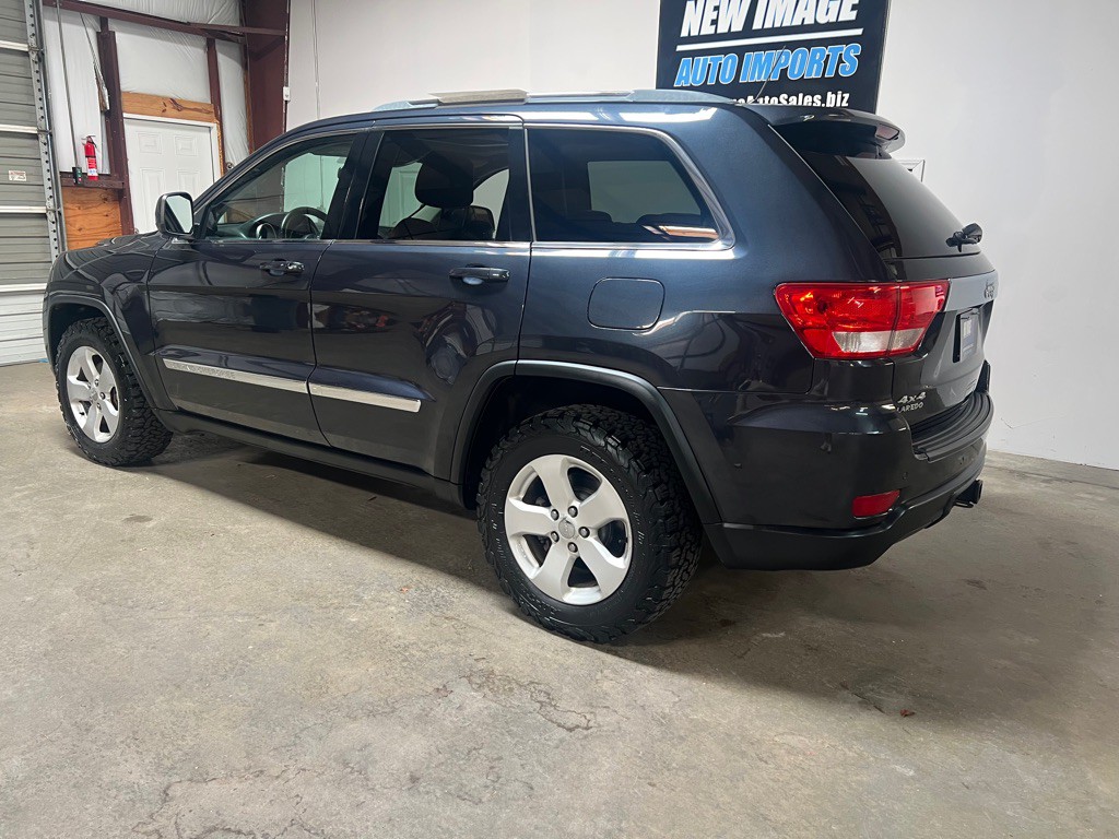 2012 Jeep Grand Cherokee Image 9