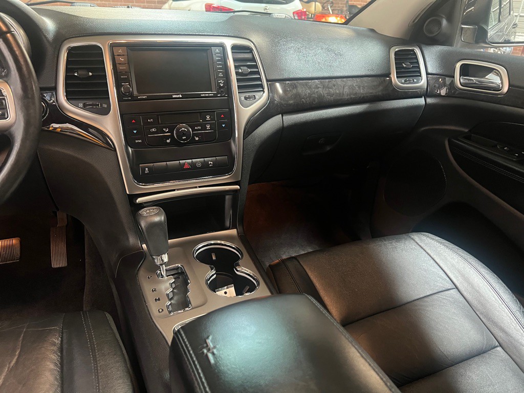 2012 Jeep Grand Cherokee Image 24