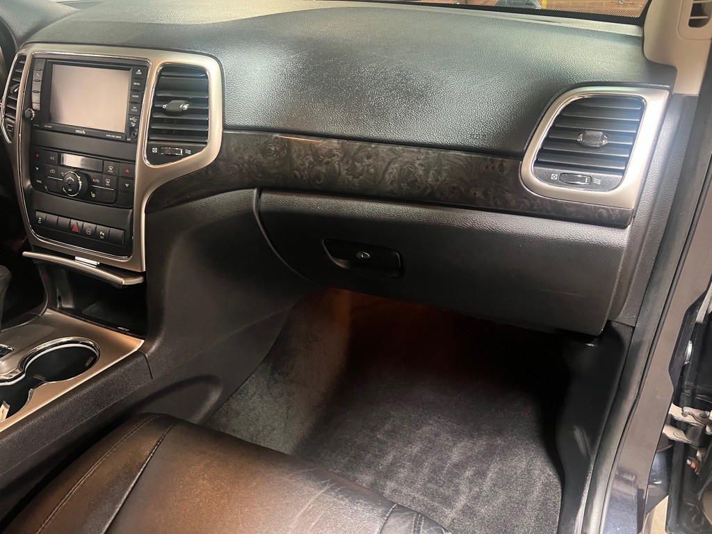 2012 Jeep Grand Cherokee Image 25
