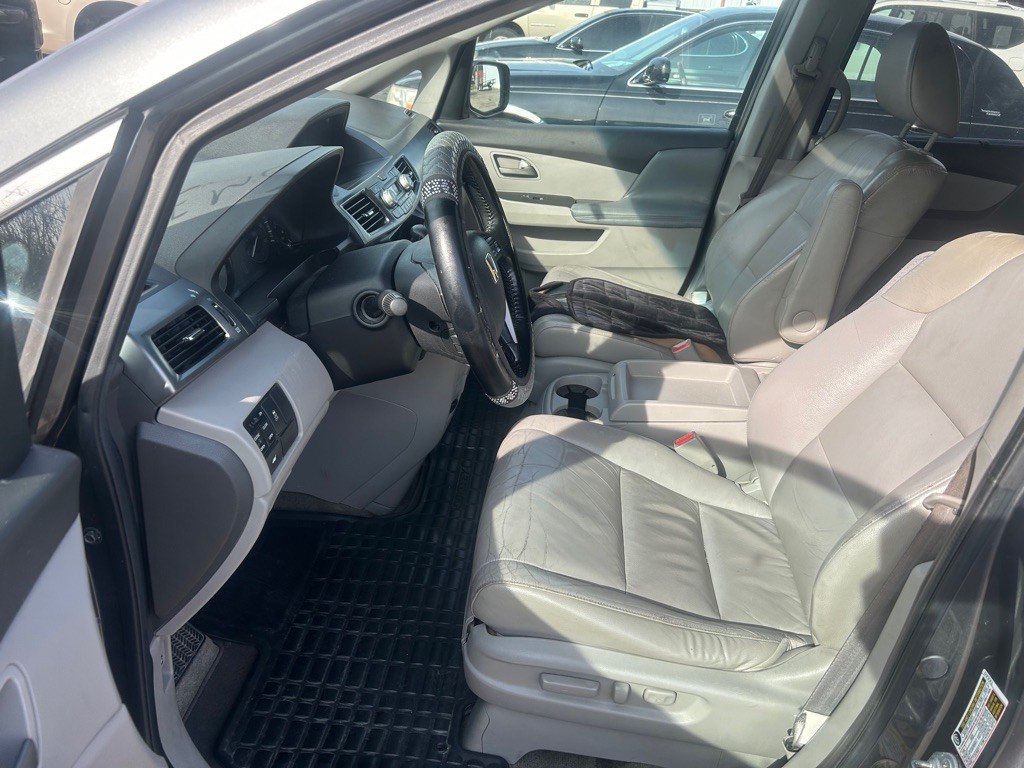 2011 Honda Odyssey Image 4