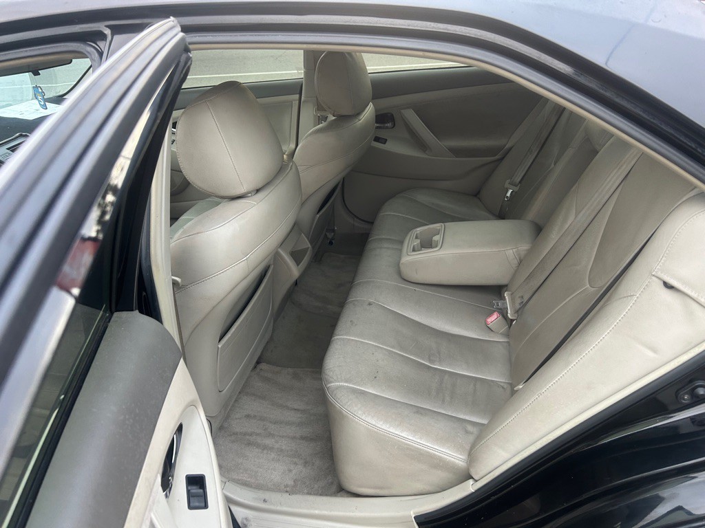 2008 Toyota Camry Image 2