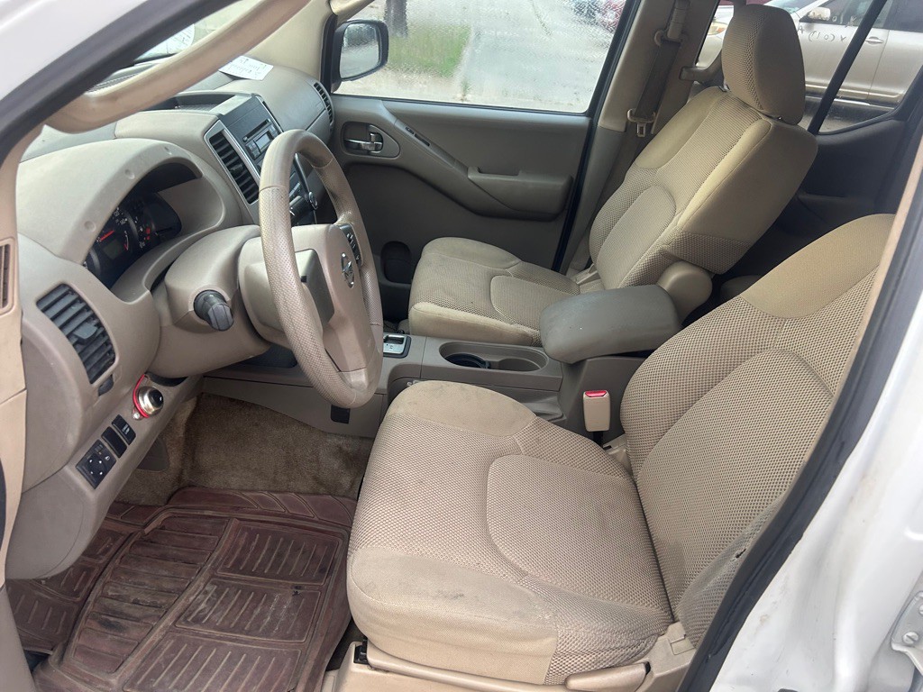 2011 Nissan Frontier Image 5