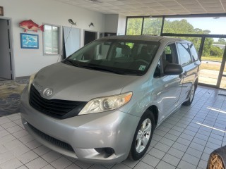 Image for 2011 Toyota Sienna BASE ID: 7543746