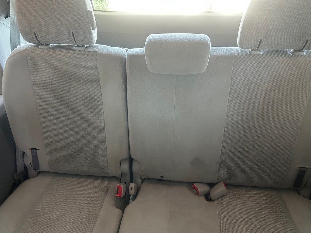 2011 Toyota Sienna Image 7