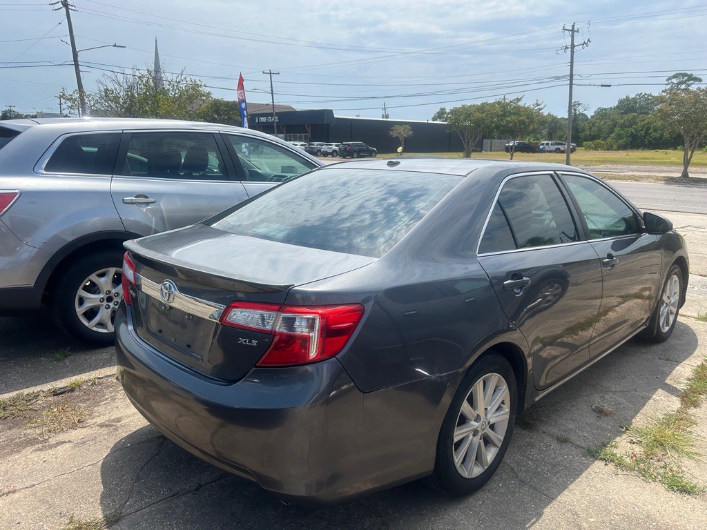 2012 Toyota Camry Image 2