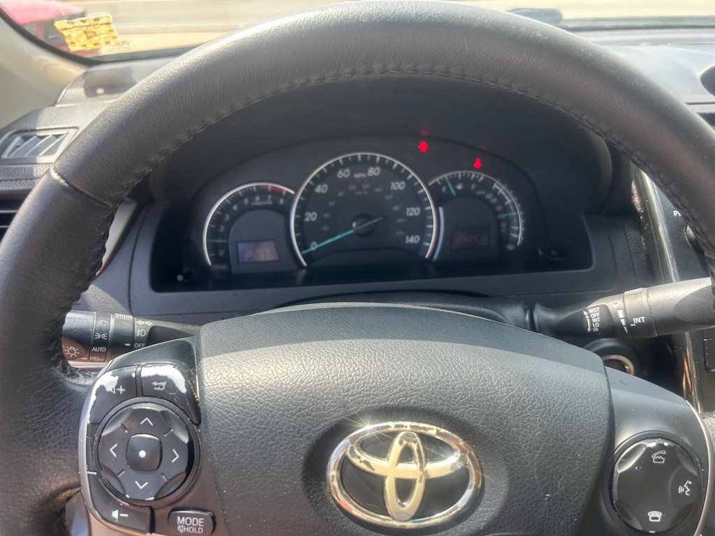 2012 Toyota Camry Image 4