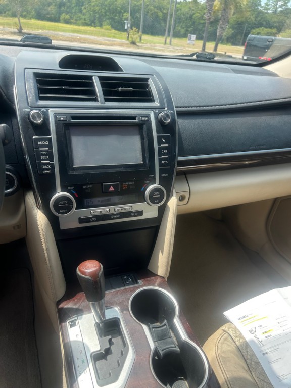 2012 Toyota Camry Image 6