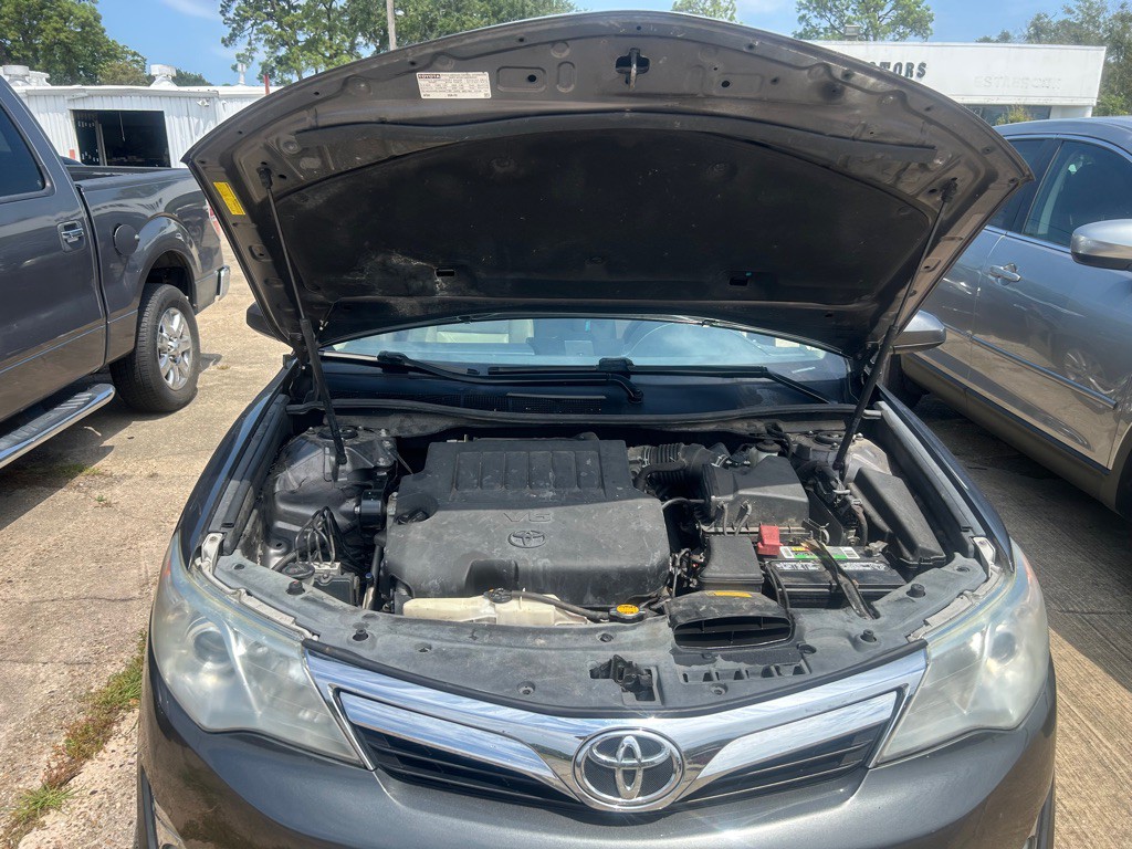2012 Toyota Camry Image 9