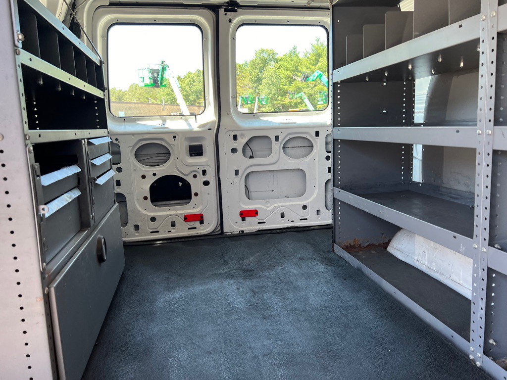 2010 Ford Econoline Image 14