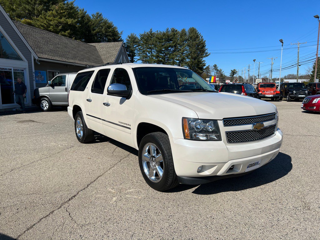 2013 Chevrolet Suburban Image 3
