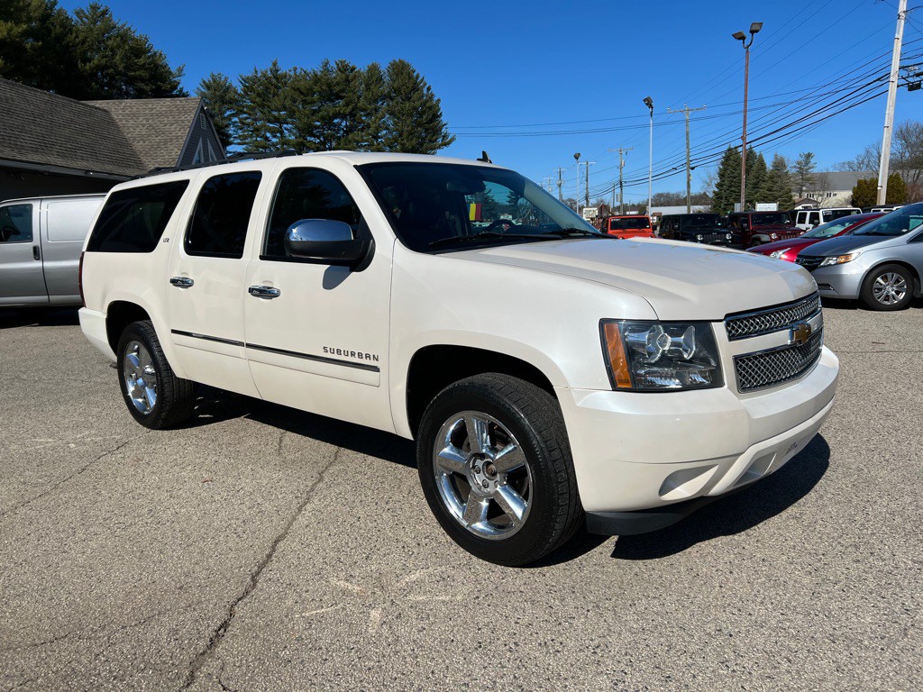 2013 Chevrolet Suburban Image 4