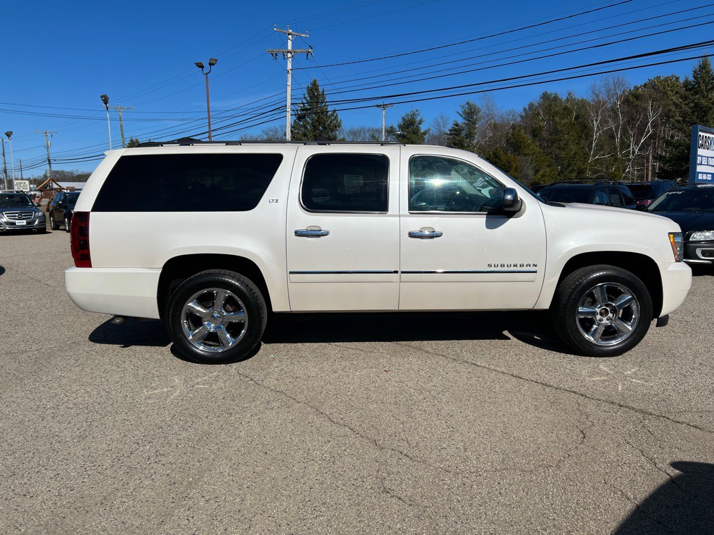 2013 Chevrolet Suburban Image 5