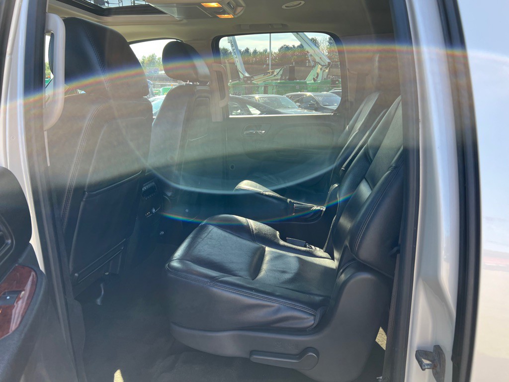 2013 Chevrolet Suburban Image 12