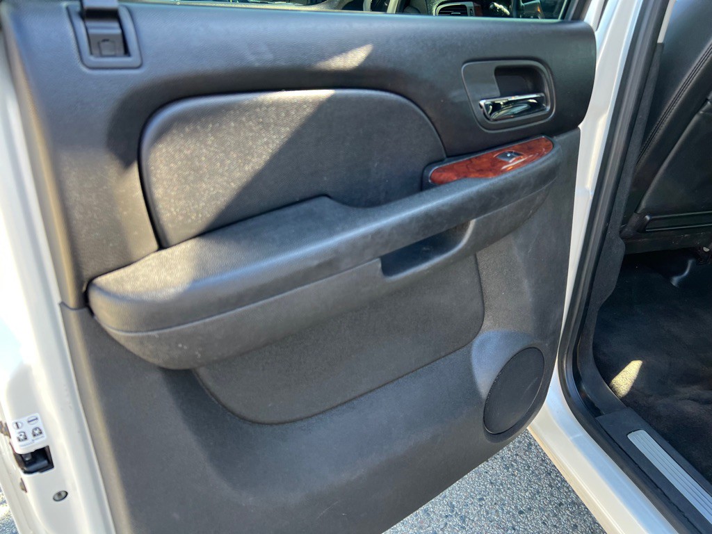 2013 Chevrolet Suburban Image 13